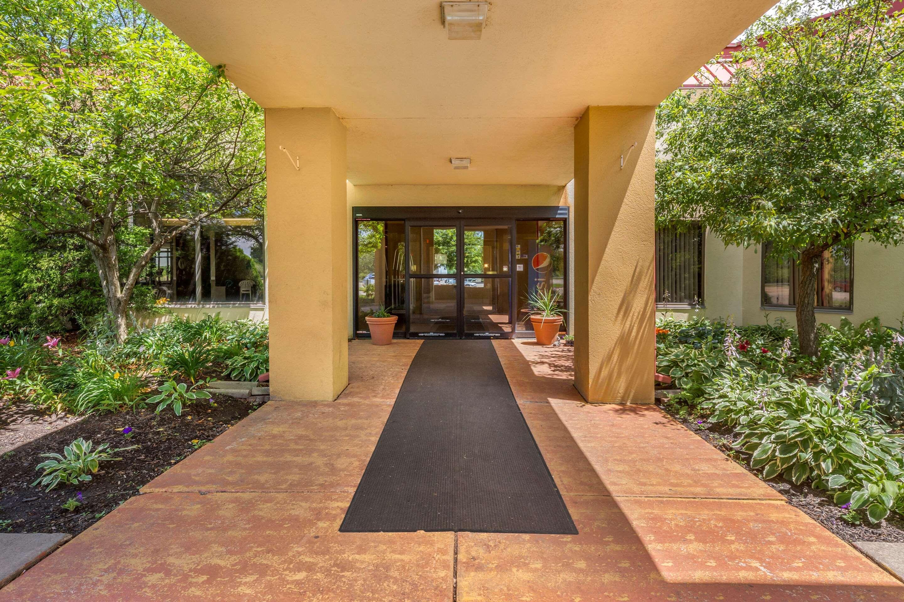 Comfort Inn Alliance Exterior photo